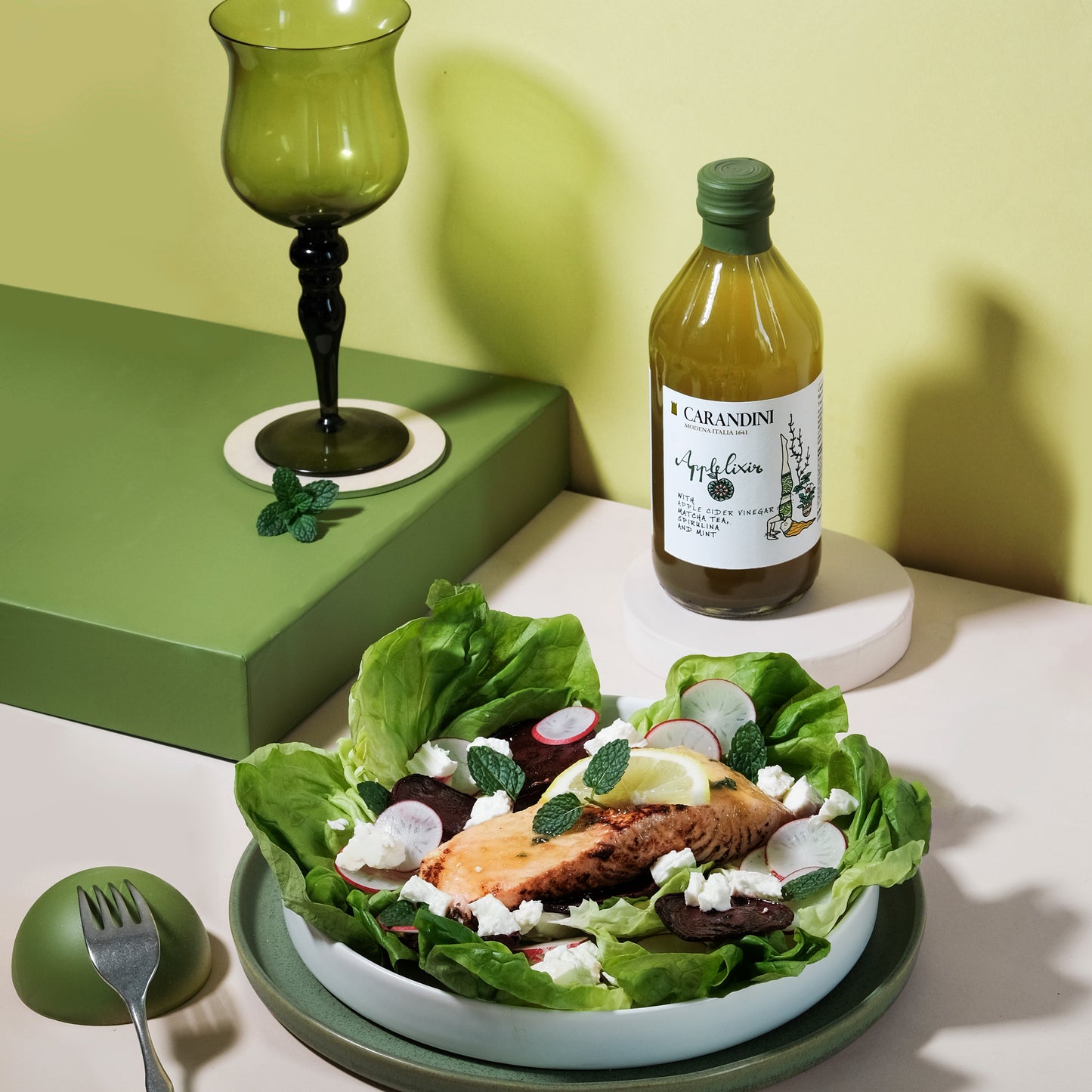 Applelixir with Apple Cider Vinegar, Matcha Tea, Spirulina and Mint